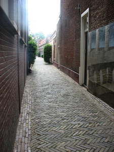 819149 Gezicht in de Brandstraat te Utrecht, vanaf de Oudegracht naar het westen.N.B. Tot 1931 heette deze straat de ...